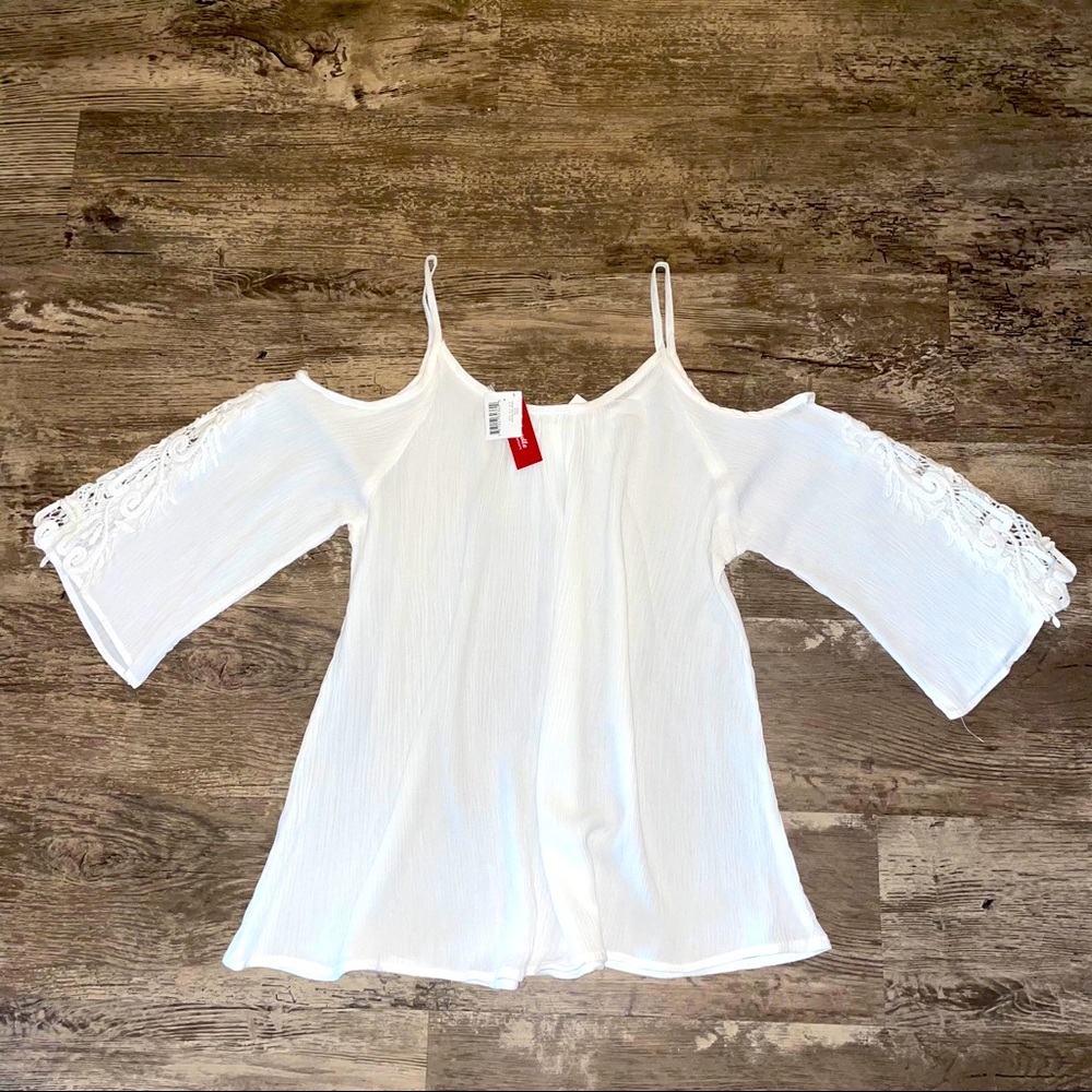 Shoulder cutout tunic crotchet detailed sleeve